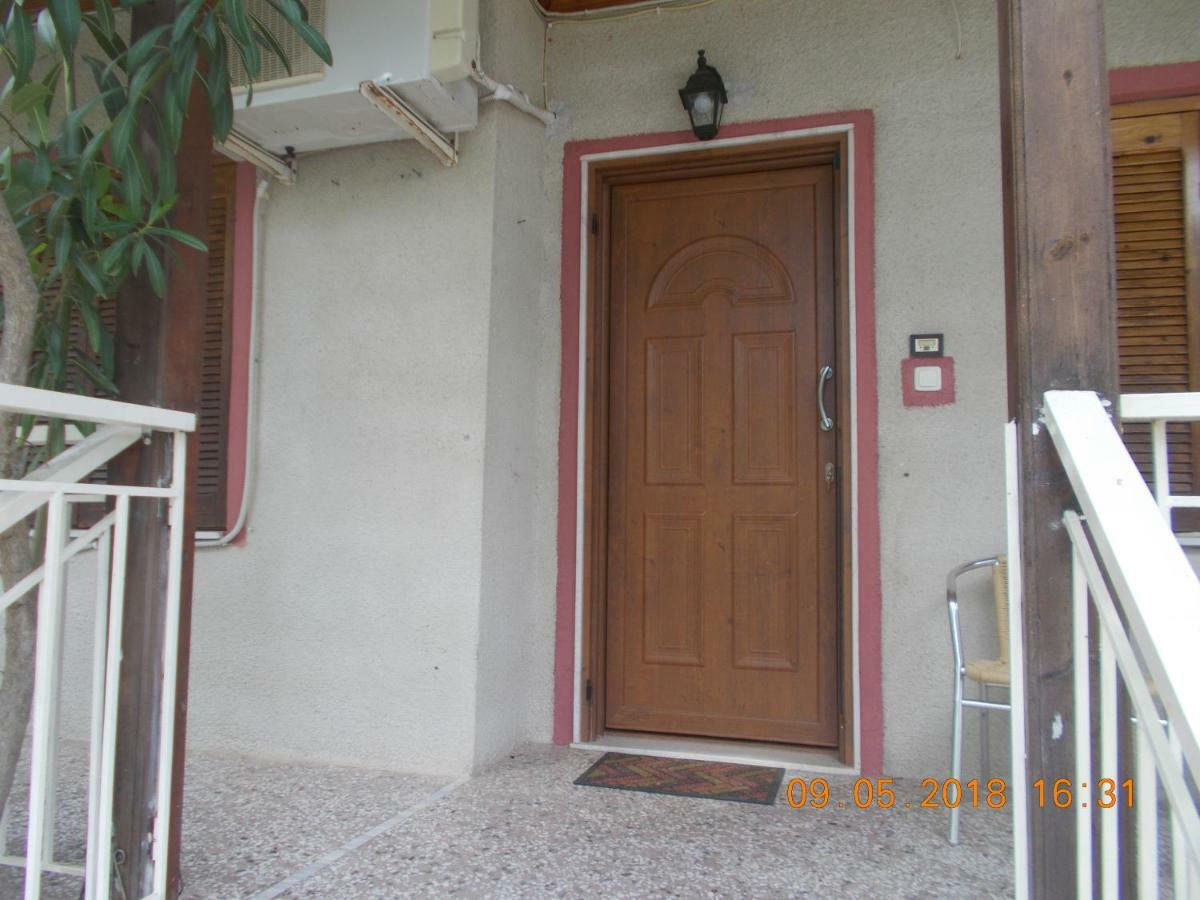 Α Lovely Home For A Summer Vacation อัสโปรวาลตา ภายนอก รูปภาพ