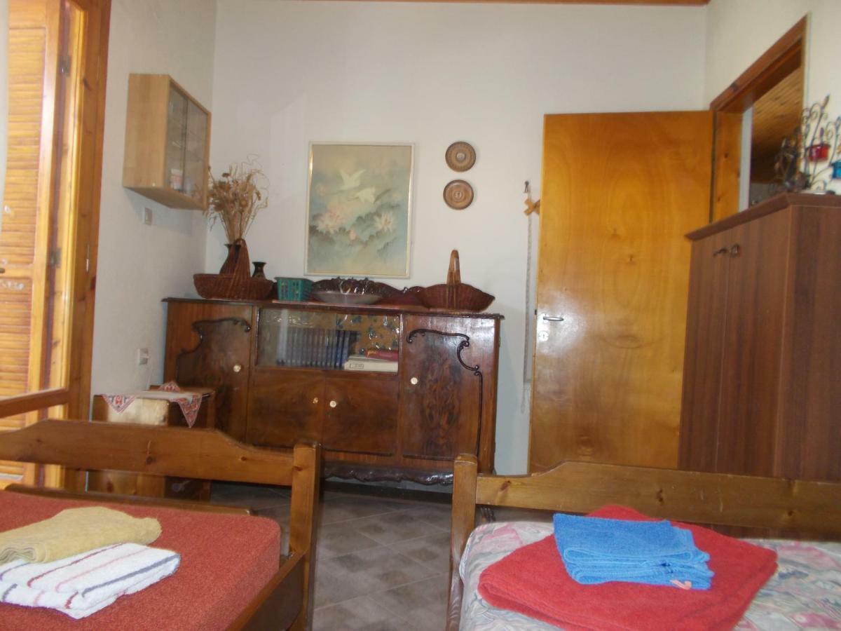 Α Lovely Home For A Summer Vacation อัสโปรวาลตา ภายนอก รูปภาพ
