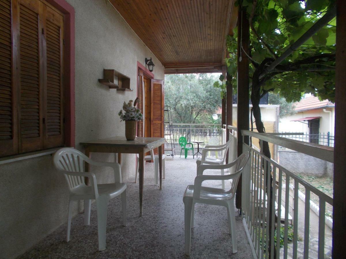 Α Lovely Home For A Summer Vacation อัสโปรวาลตา ภายนอก รูปภาพ