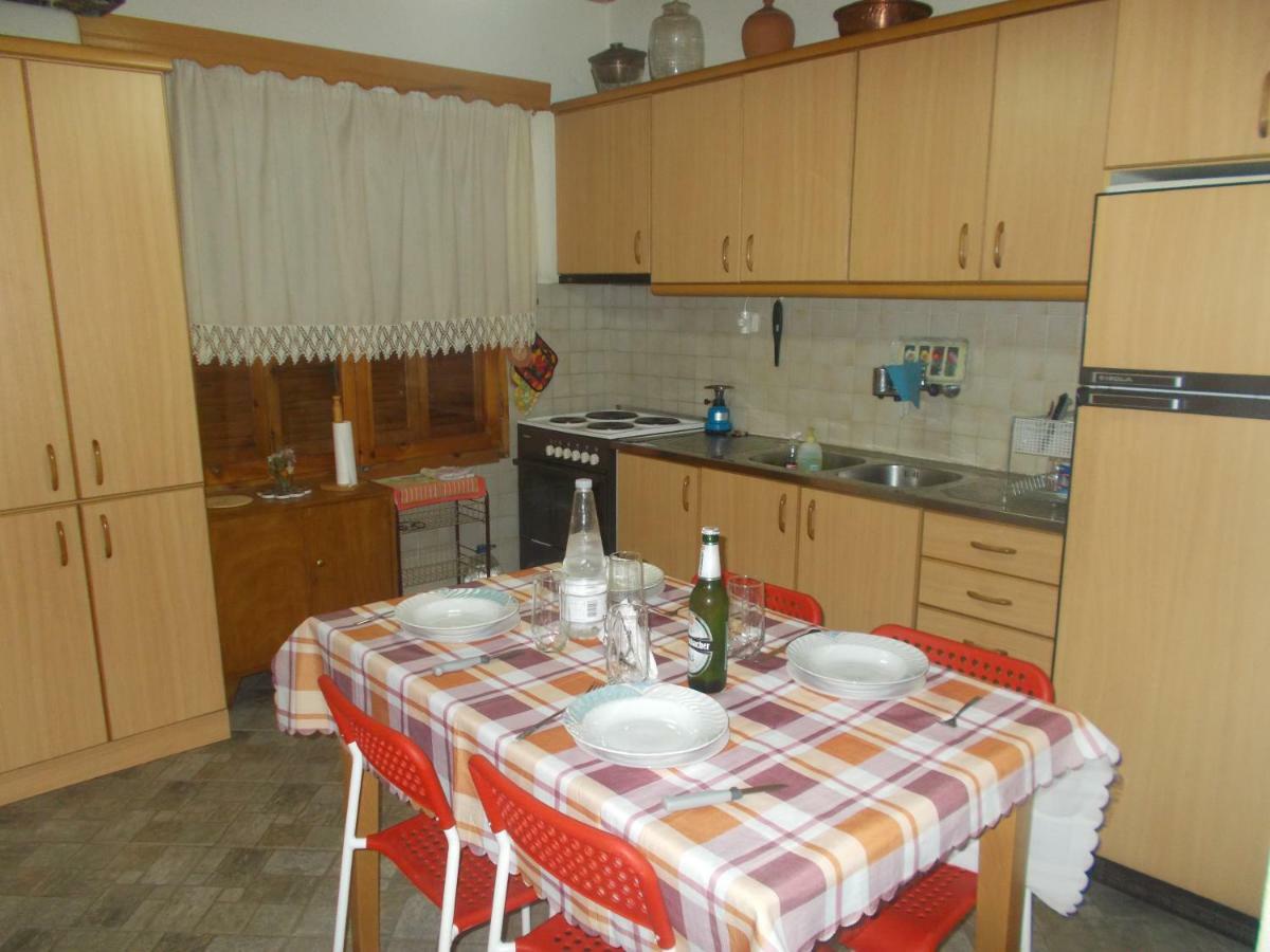 Α Lovely Home For A Summer Vacation อัสโปรวาลตา ภายนอก รูปภาพ