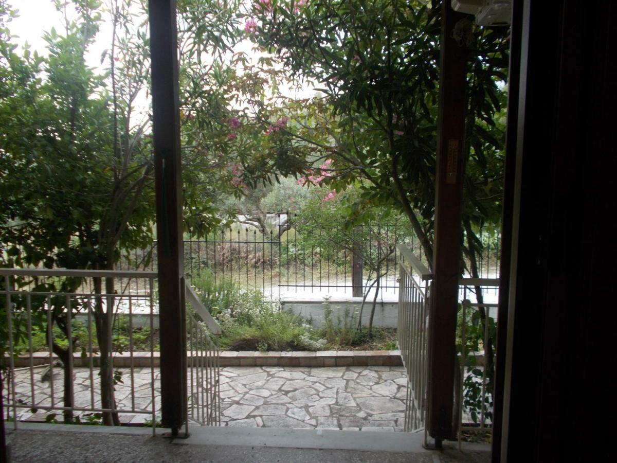 Α Lovely Home For A Summer Vacation อัสโปรวาลตา ภายนอก รูปภาพ