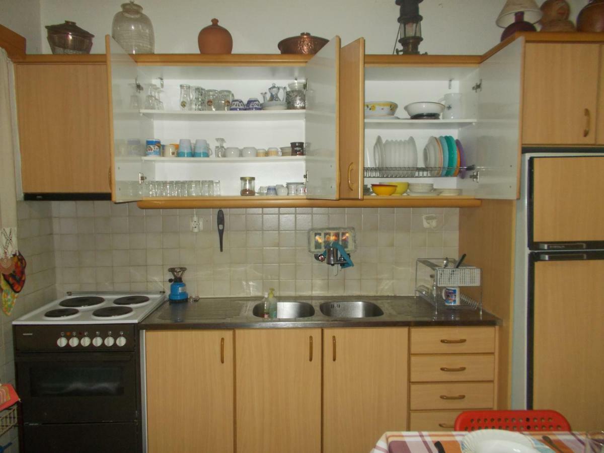 Α Lovely Home For A Summer Vacation อัสโปรวาลตา ภายนอก รูปภาพ