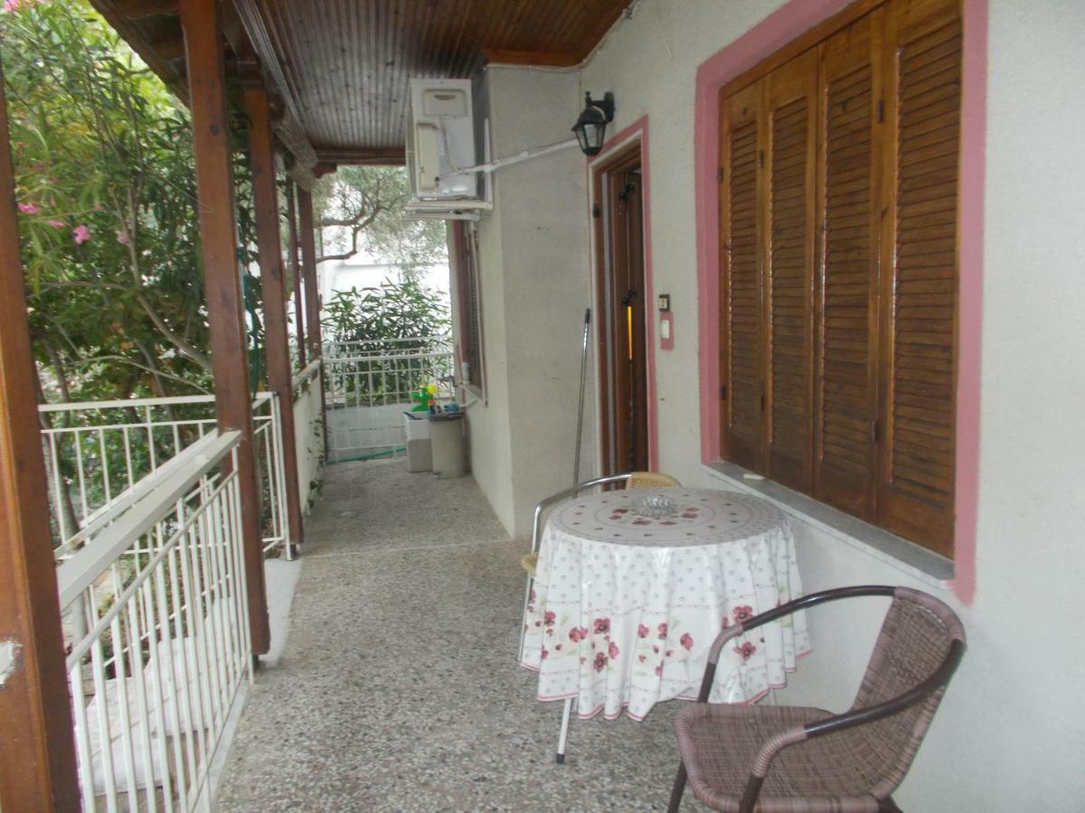 Α Lovely Home For A Summer Vacation อัสโปรวาลตา ภายนอก รูปภาพ