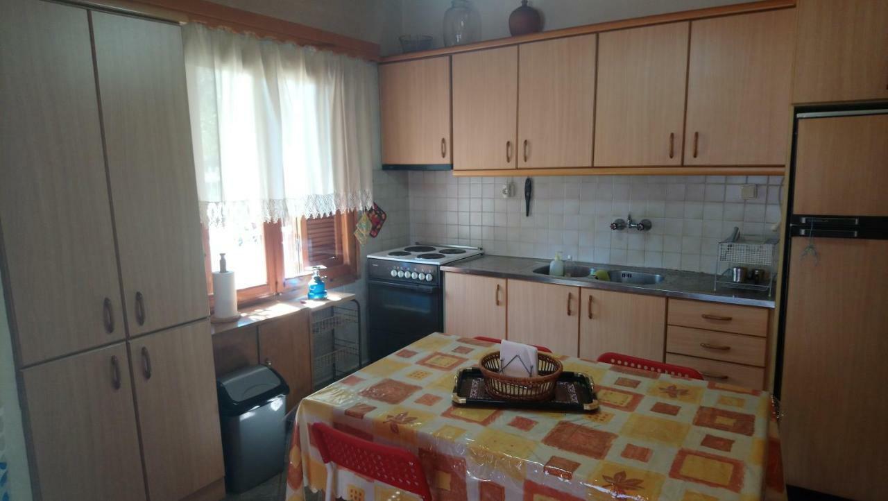 Α Lovely Home For A Summer Vacation อัสโปรวาลตา ภายนอก รูปภาพ